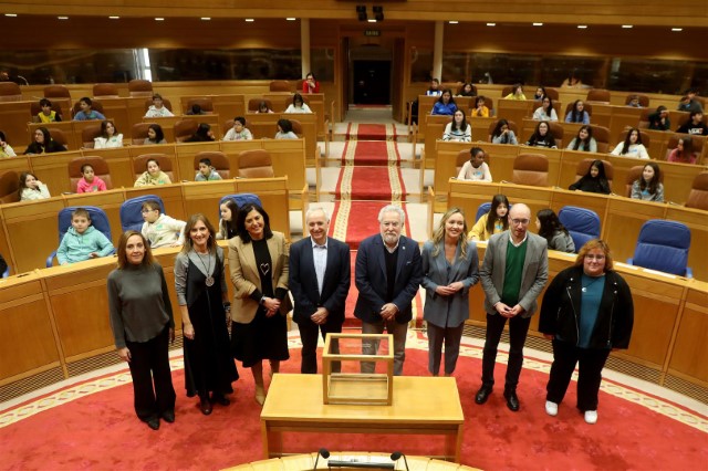 Santalices agradece a “conciencia ambiental” do estudantado